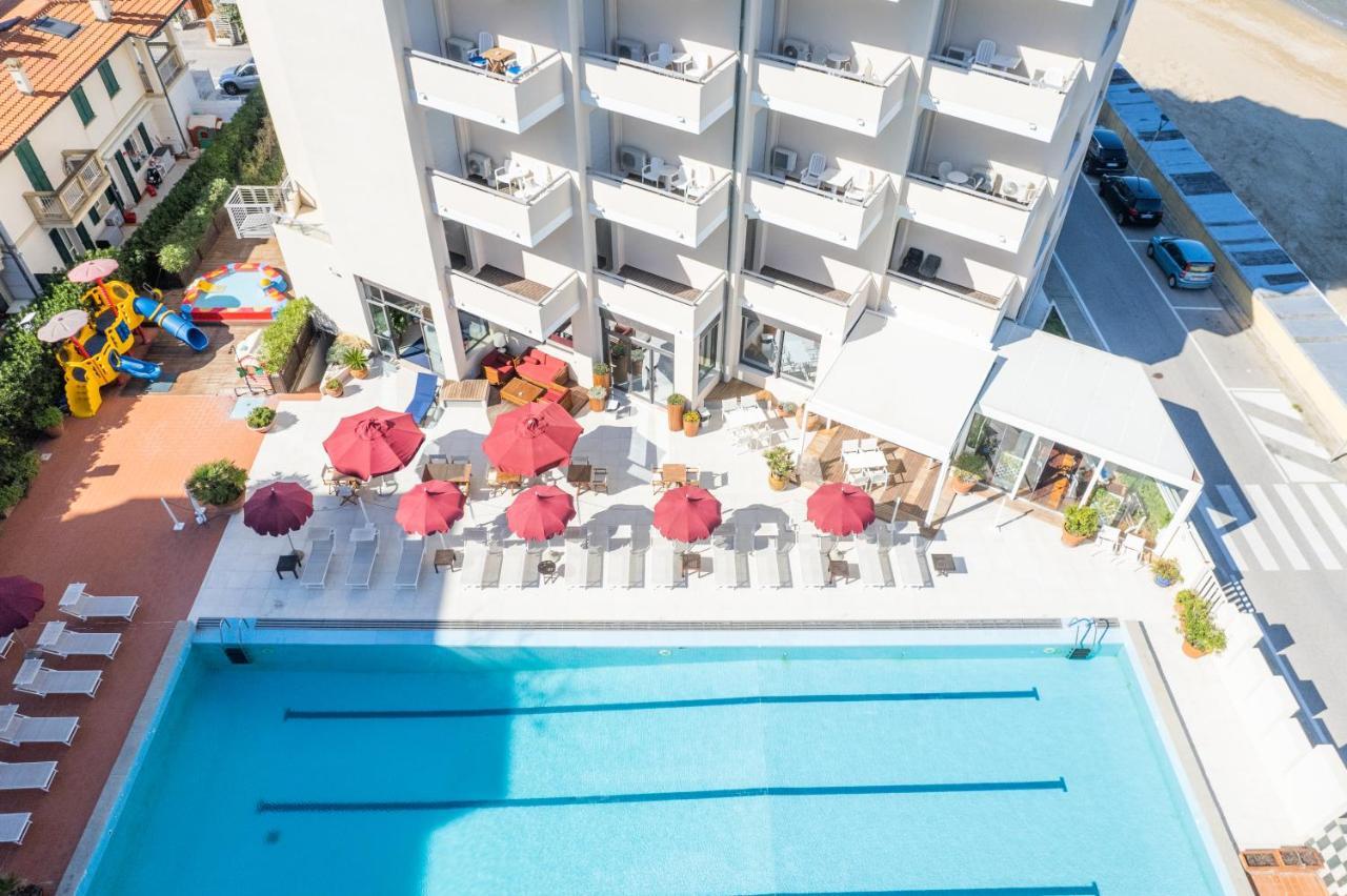 Unahotels Imperial Sport Hotel Pesaro Exteriör bild