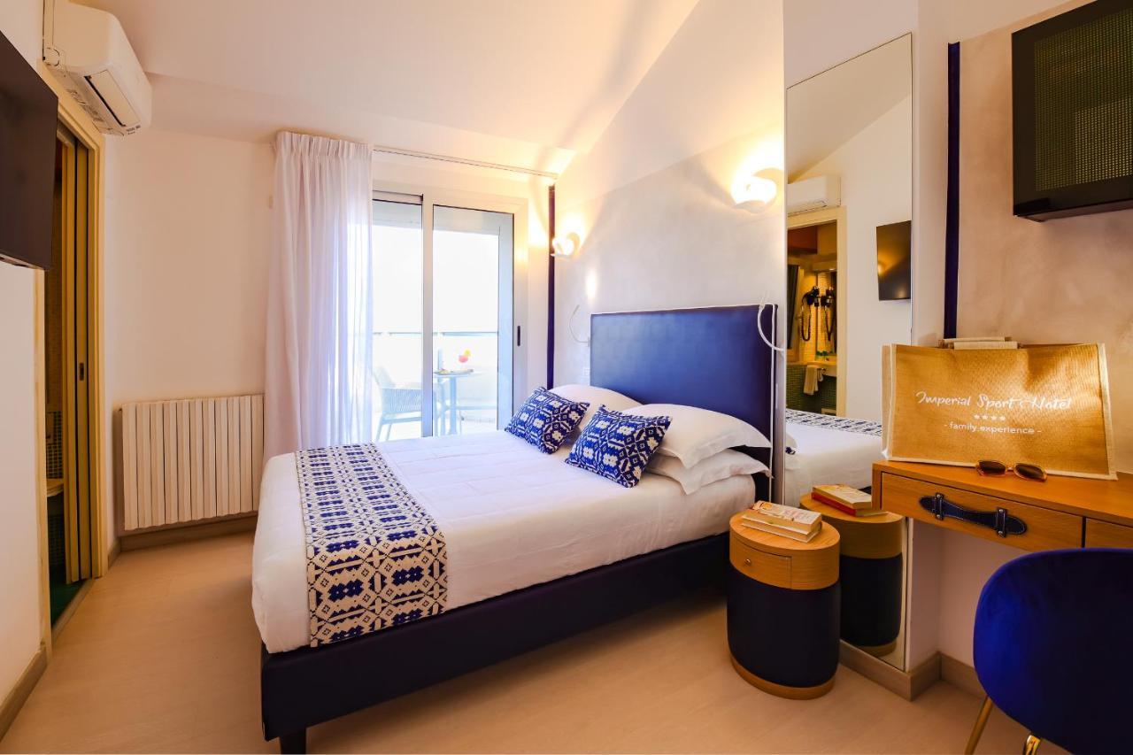 Unahotels Imperial Sport Hotel Pesaro Exteriör bild