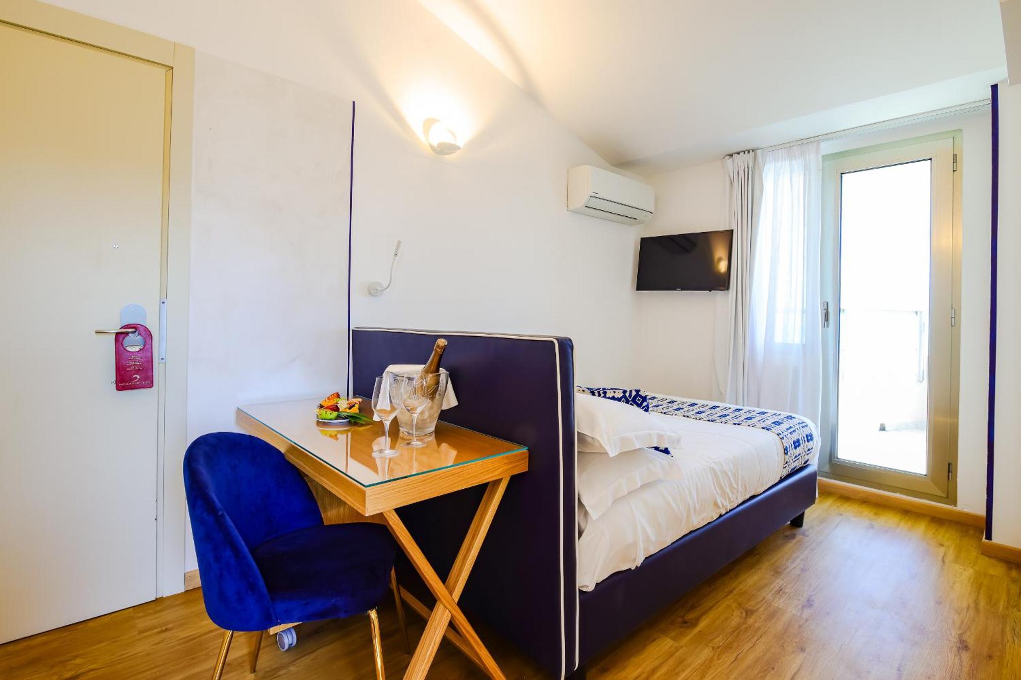 Unahotels Imperial Sport Hotel Pesaro Exteriör bild