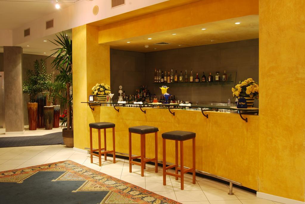 Unahotels Imperial Sport Hotel Pesaro Exteriör bild