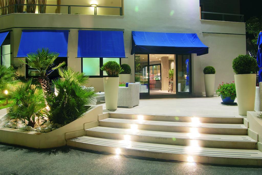 Unahotels Imperial Sport Hotel Pesaro Exteriör bild
